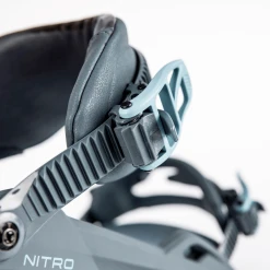 NITRO SNBD/ L1 OUTERWEAR Nitro One Snowboard Binding 2023 16 NITRO SNBD/ L1 OUTERWEAR Nitro One Snowboard Binding 2023 -Wells Outlet 836483 004 One Nice View Detail 4 2000x1334 00661e61 8edf 4cf6 8247 a38f092faf62